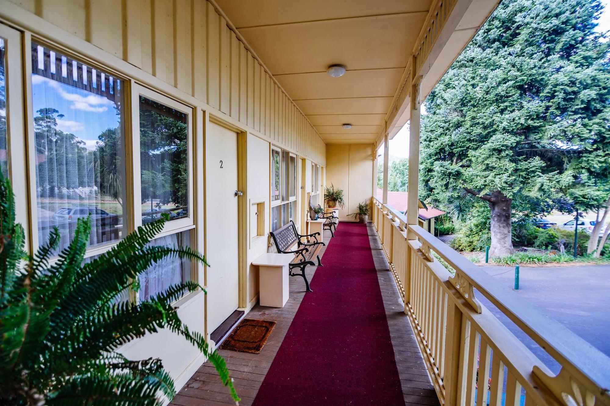 Warburton Lodge エクステリア 写真